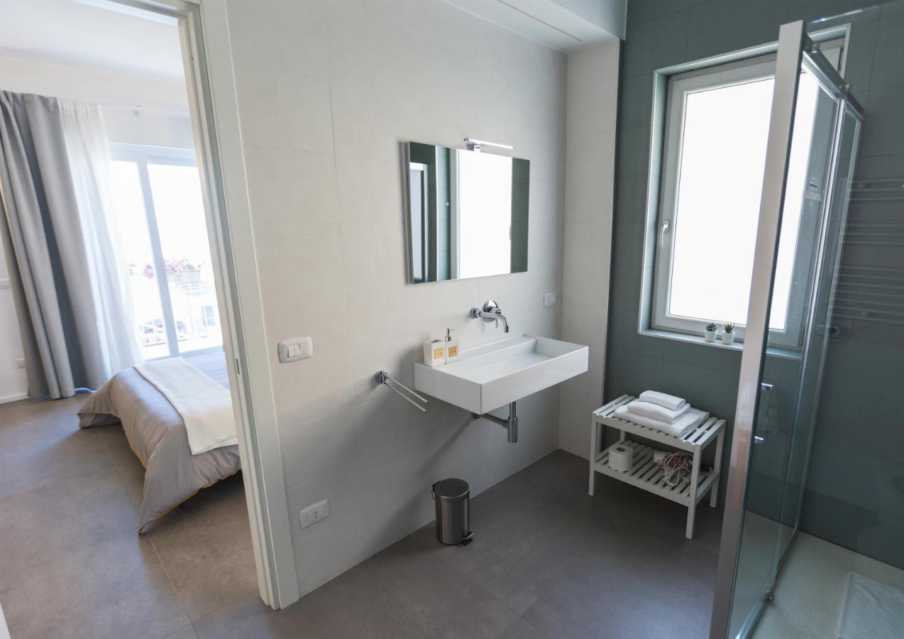 B&B A Due Passi Dal Mare Gela Buitenkant foto