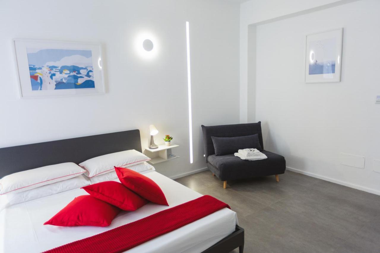 B&B A Due Passi Dal Mare Gela Buitenkant foto